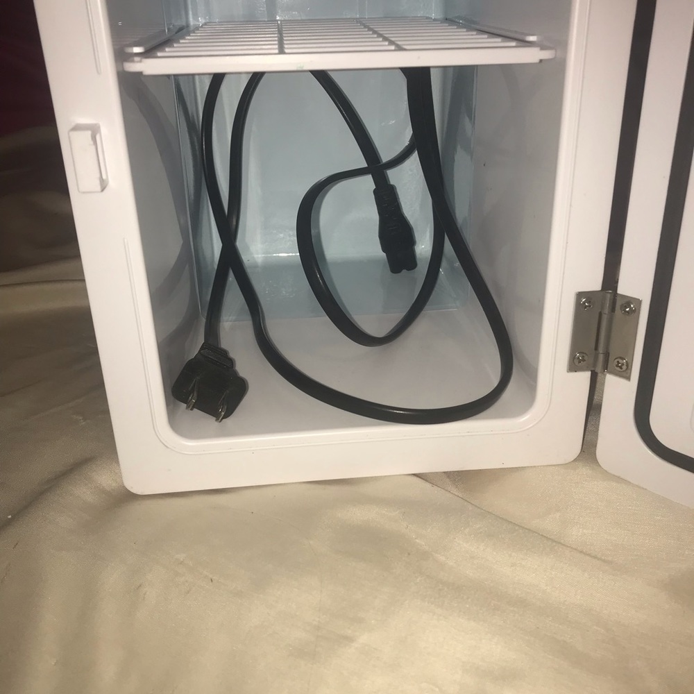 Mini fridge - Picture 3 of 14